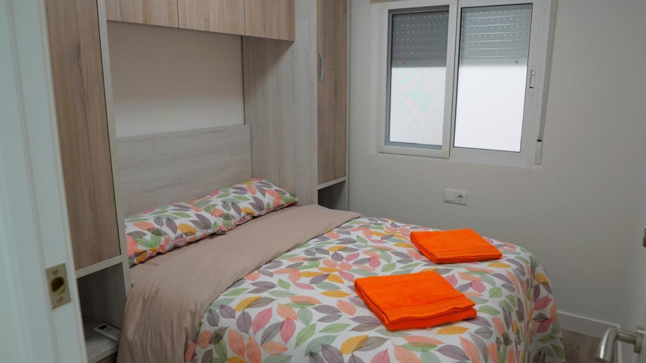 Stylish & Spacious Family Apartment Near Beach & Vibrant Historic Market Alicante Exterior photo