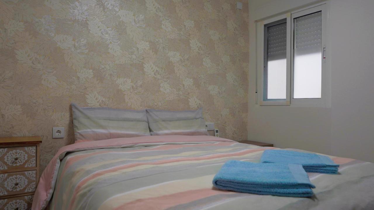 Stylish & Spacious Family Apartment Near Beach & Vibrant Historic Market Alicante Exterior photo