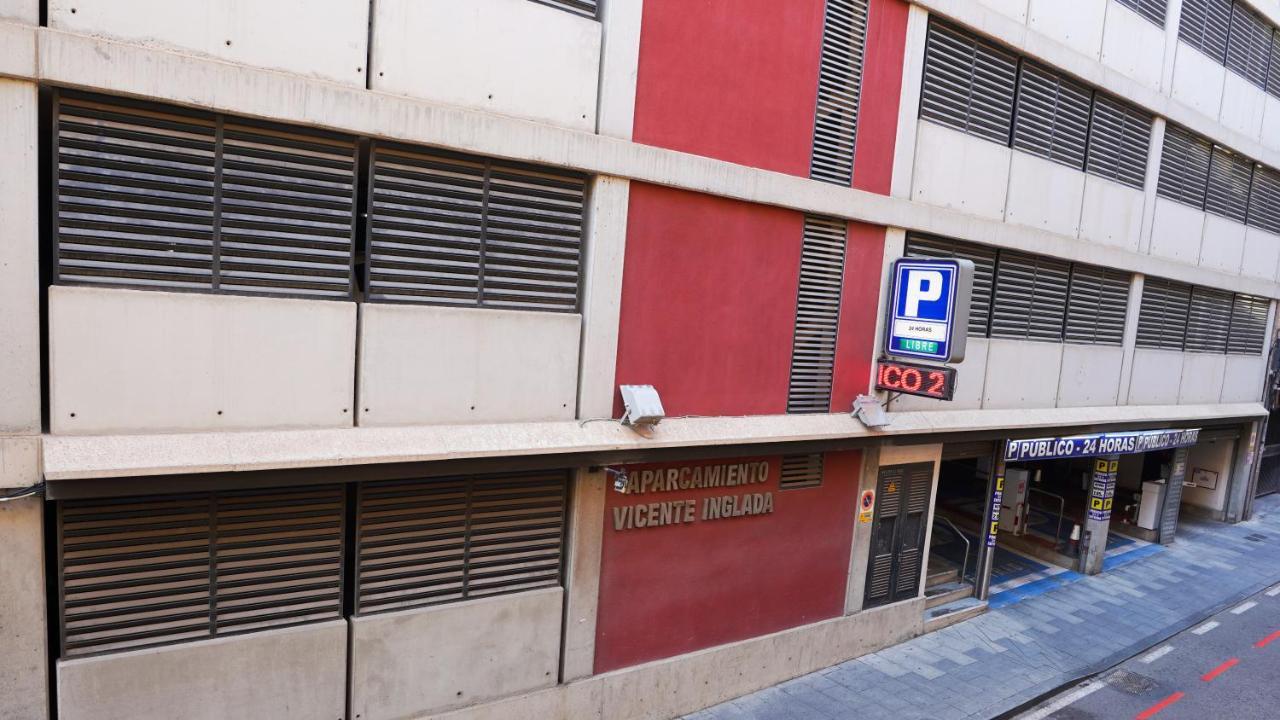 Stylish & Spacious Family Apartment Near Beach & Vibrant Historic Market Alicante Exterior photo